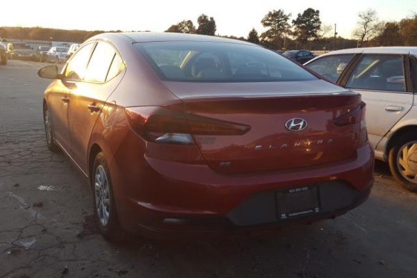 фото Hyundai Elantra SE