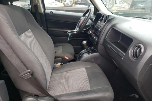 фото jeep  PATRIOT SPORT