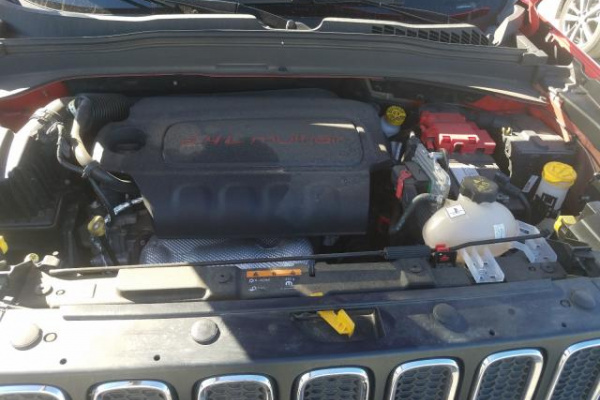 фото JEEP RENEGADE LATITUDE