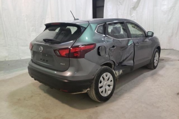 фото Nissan ROGUE SPORT S