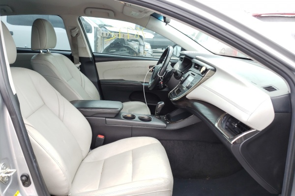 фото Toyota Avalon XLE