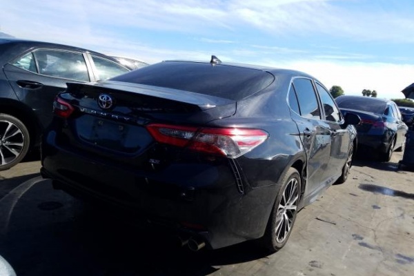 фото Toyota Camry L