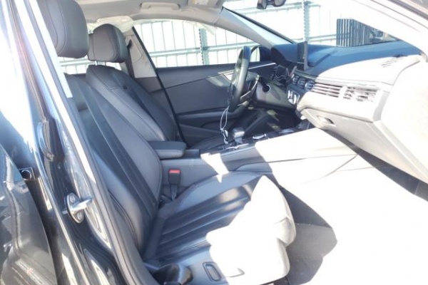 фото Audi A4 Premium