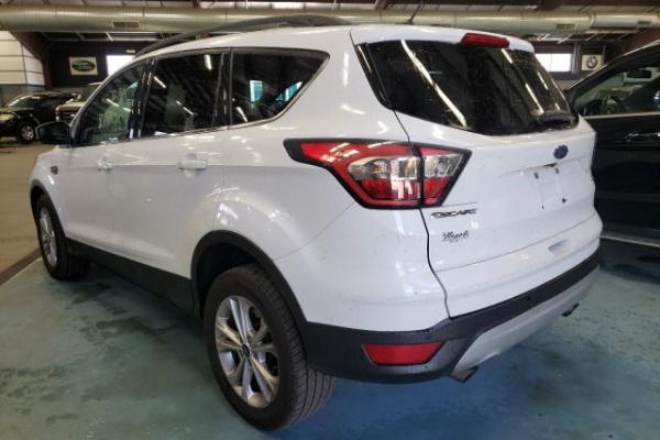 фото Ford Escape SE
