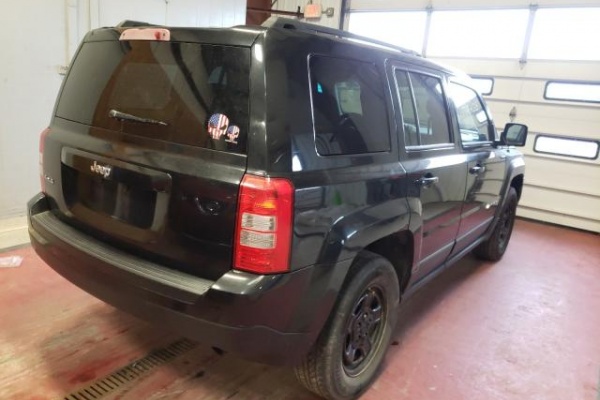 фото Jeep Patriot SPORT