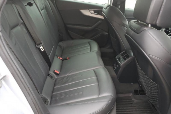 фото Audi A4 Premium Plus