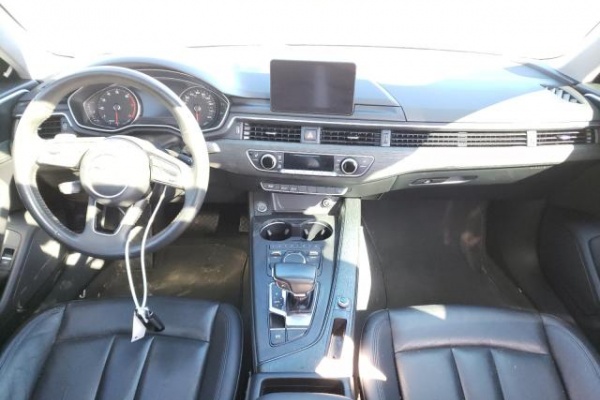 фото Audi A4 Premium