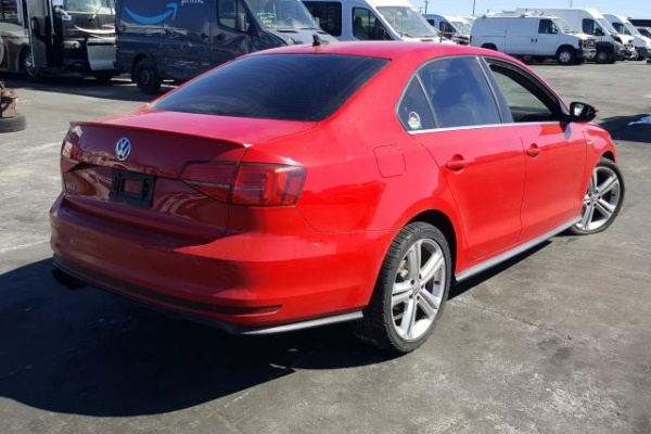 фото Volkswagen Jetta GLI