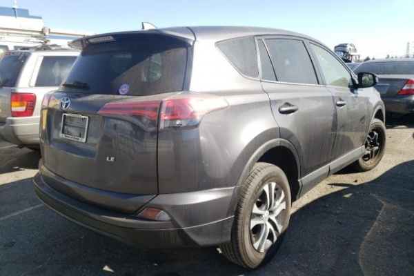 фото Toyota RAV4 LE