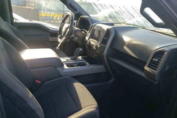 фото Ford F-150 RAPTOR