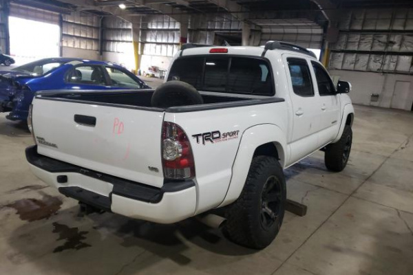 фото TOYOTA TACOMA
