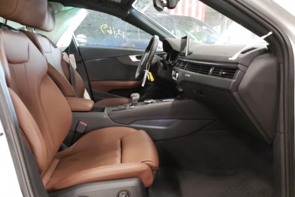 фото Audi A4 Premium Plus