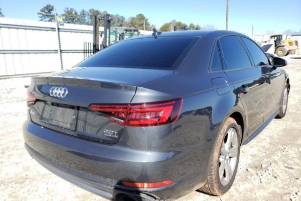 фото Audi A4 Premium