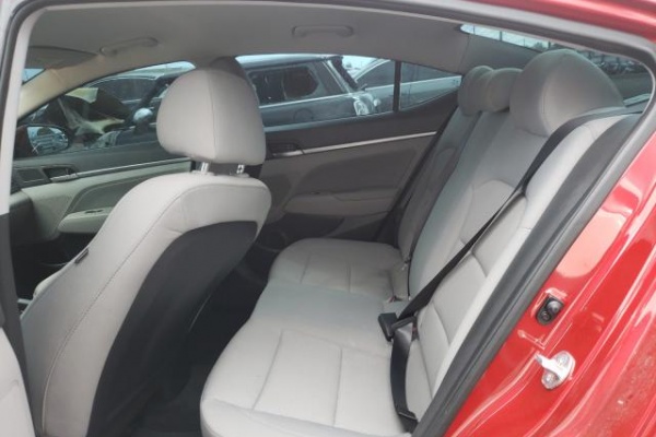 фото Hyundai Elantra SEL