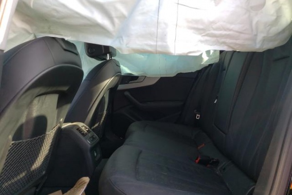 фото Audi A4 Premium