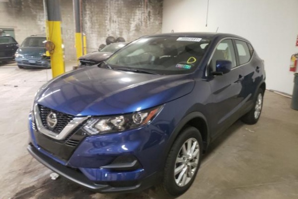 фото Nissan ROGUE SPORT S
