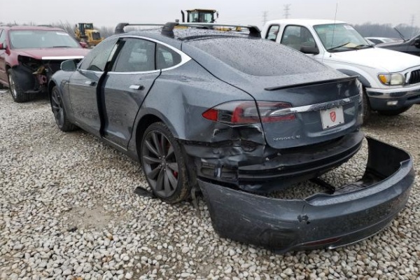 фото Tesla MODEL S