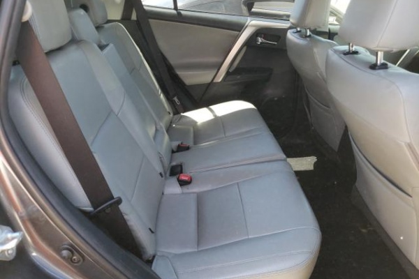 фото Toyota RAV4 XLE