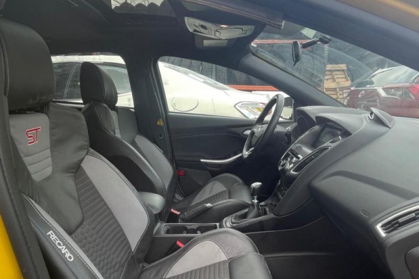 фото Ford Focus ST