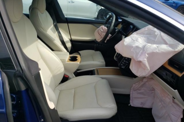 фото Tesla MODEL S