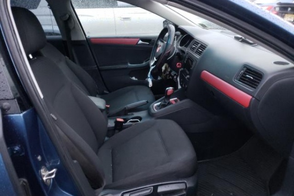 фото Volkswagen Jetta S