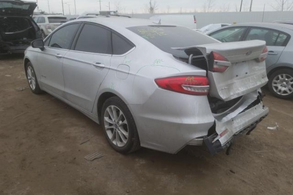 фото Ford Fusion SE