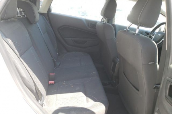 фото Ford Fiesta SE