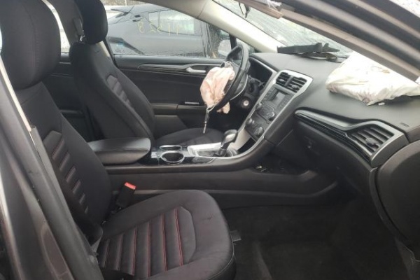 фото Ford Fusion SE