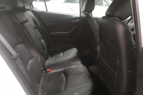 фото Mazda 3 TOURING