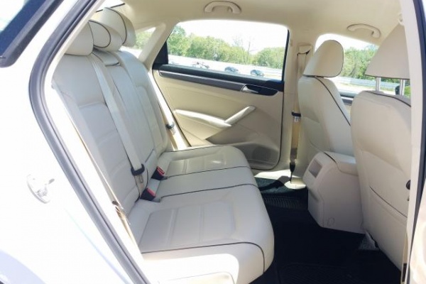 фото Volkswagen Passat S