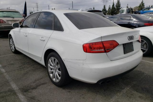 фото Audi A4 Premium