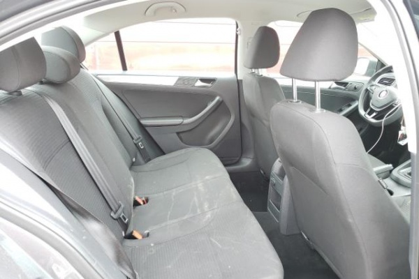 фото Volkswagen Jetta SE