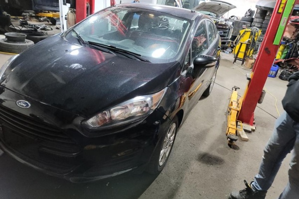 фото Ford Fiesta SE