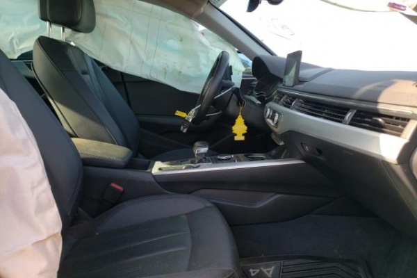 фото Audi A4 Premium