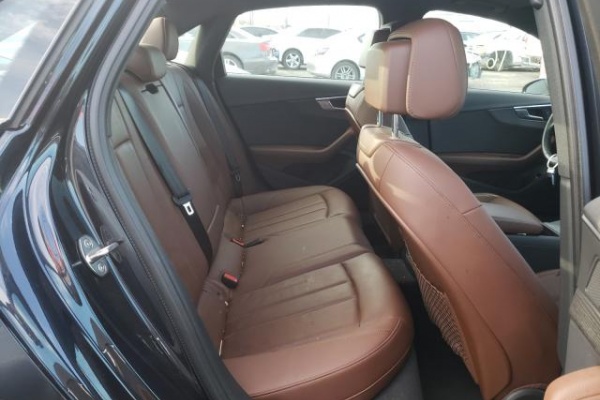 фото Audi A4 Premium