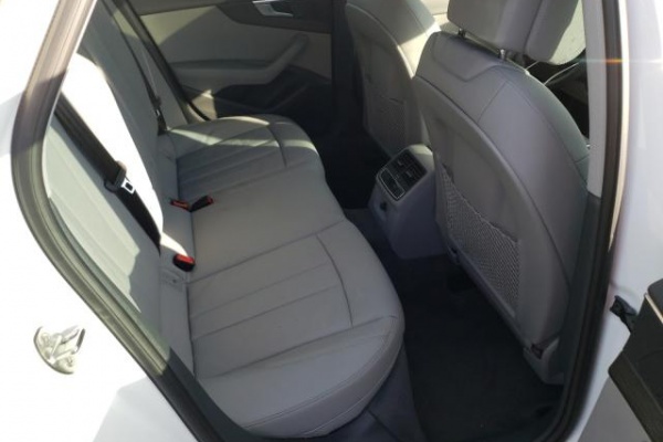 фото Audi A4 Premium