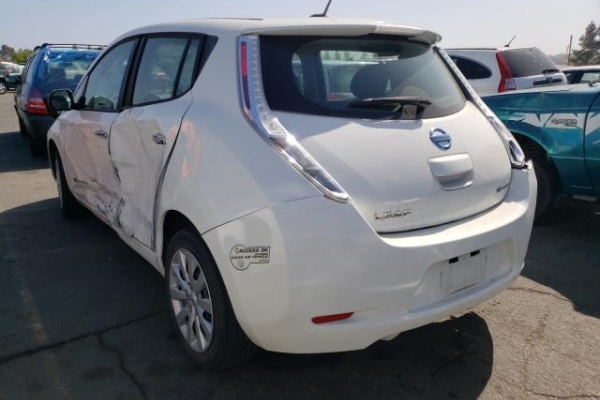 фото Nissan Leaf S