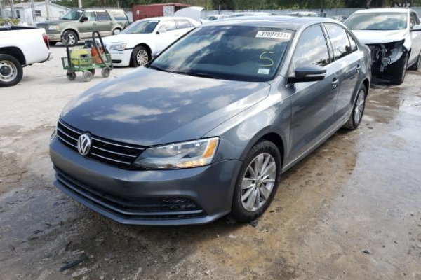 фото Volkswagen Jetta SE