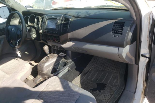 фото TOYOTA TACOMA