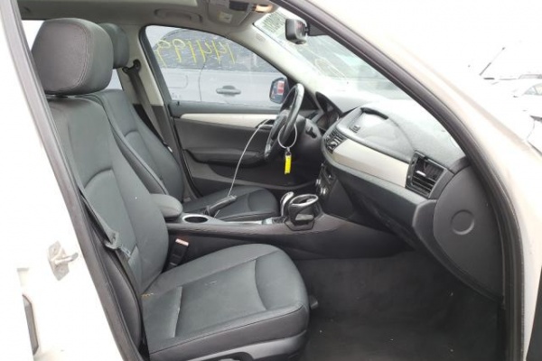 фото BMW X1 SDRIVE28I