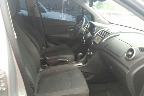 фото Chevrolet Trax LS