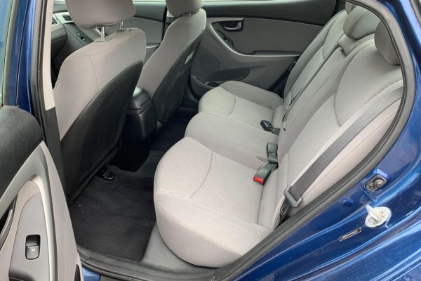 фото Hyundai Elantra SE