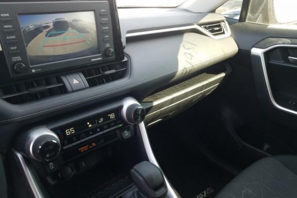 фото Toyota RAV4 XLE