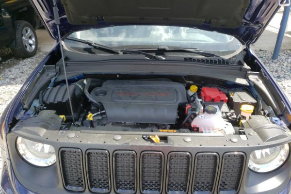 фото JEEP RENEGADE LATITUDE