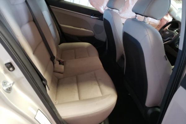 фото Hyundai Elantra SE