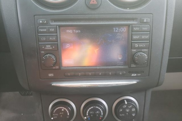 фото Nissan ROGUE S