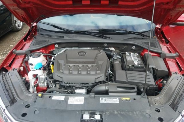 фото Volkswagen Passat R-LINE