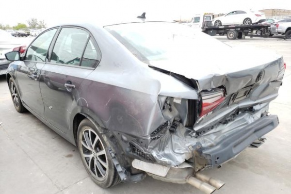 фото Volkswagen Jetta SE