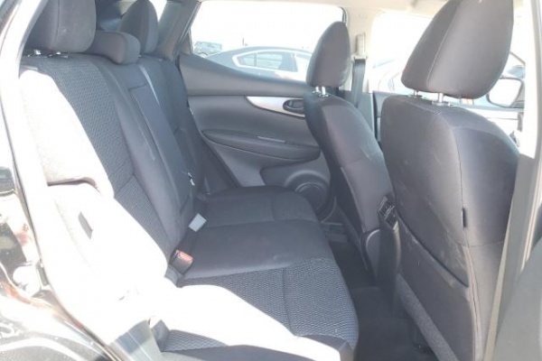 фото Nissan Rogue SPORT S