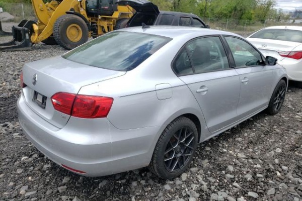 фото Volkswagen Jetta SE